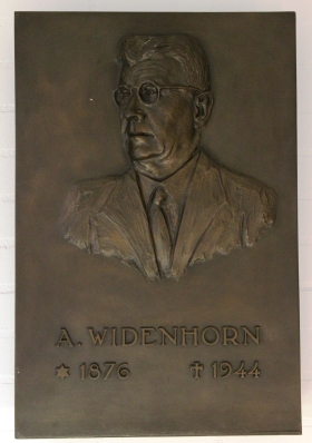 Plaquette van oprichter Albert Widenhorn